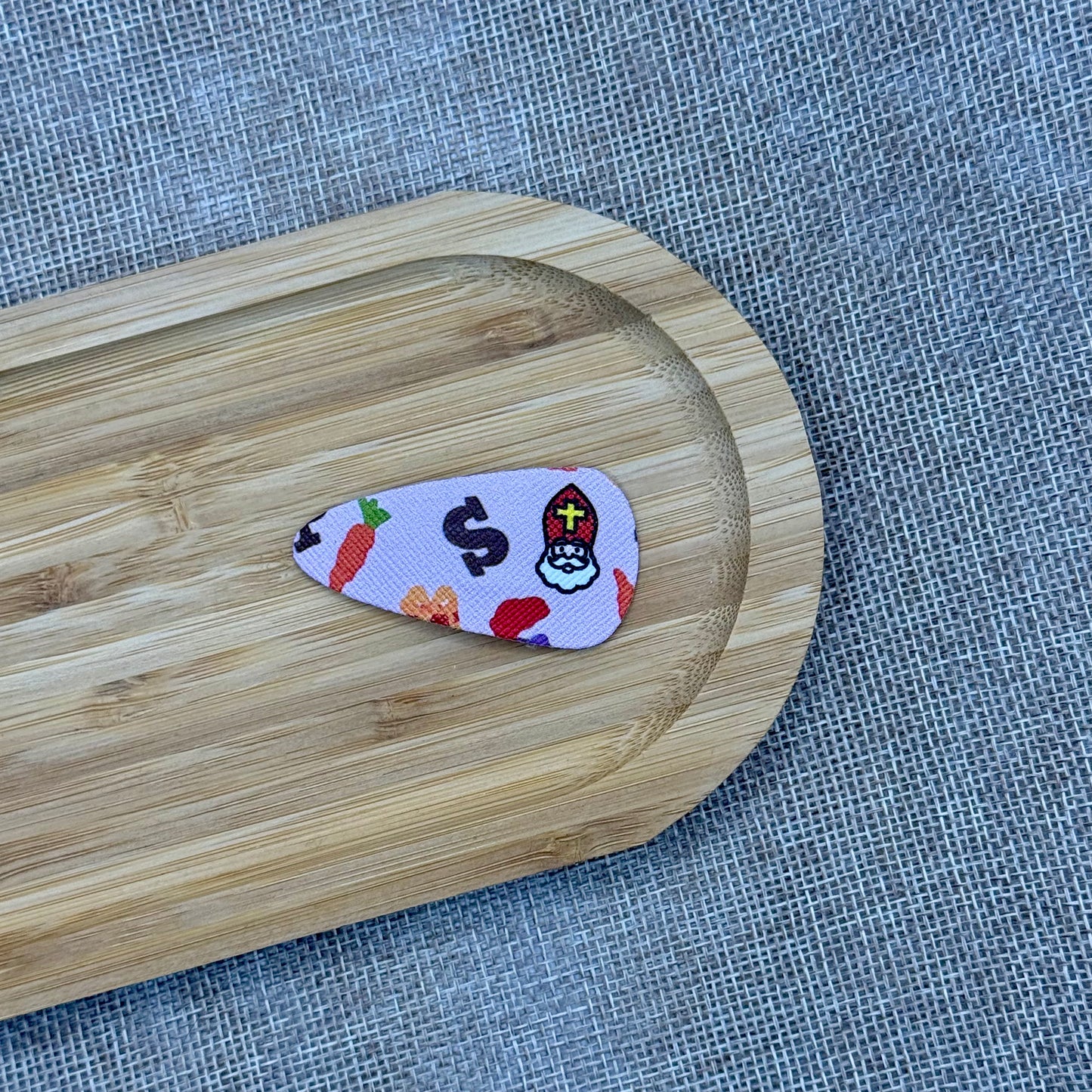 Sinterklaas speldjes 5cm paars