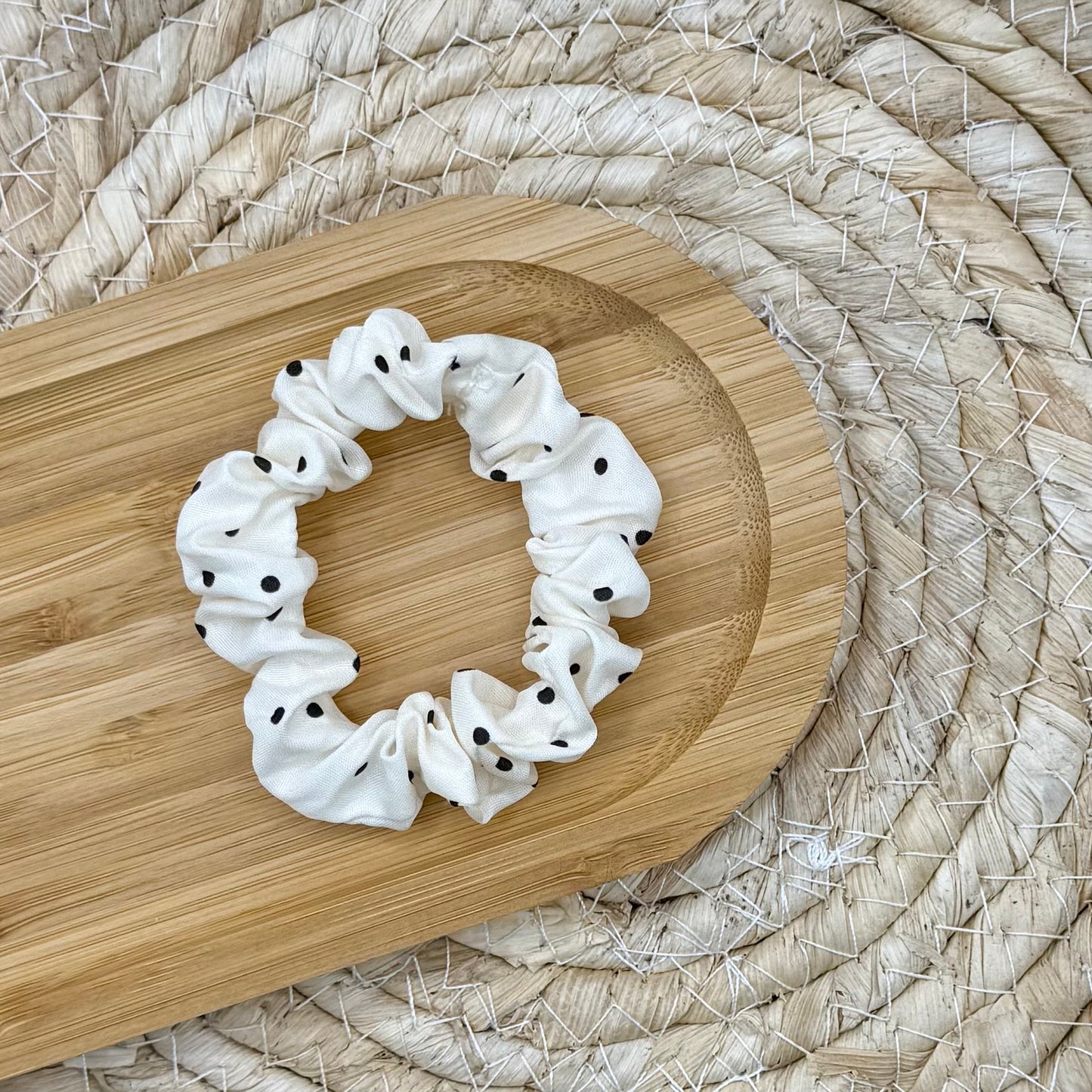 Scrunchie wit zwarte stip S