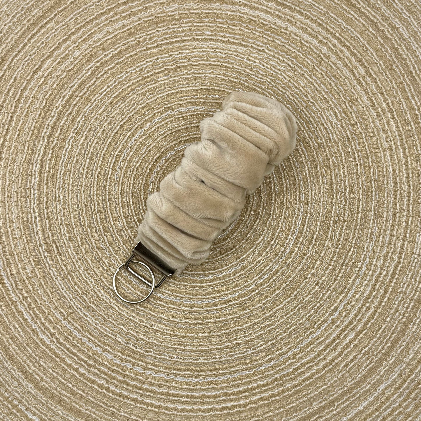 Pols scrunchie velvet beige