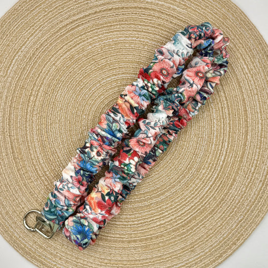 Telefoon scrunchie bloemen meerkleurig
